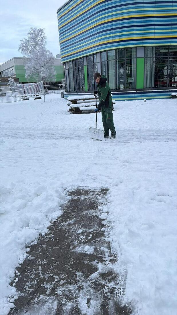 Geräumte und gestreute Fläche nach dem Winterdiensteinsatz